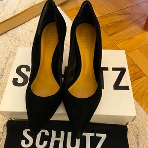 Schultz Lola pump. Suede size 8